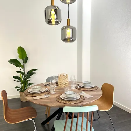 Appartement Zentrum - Hoelderlinplatz - 80qm - Eg *