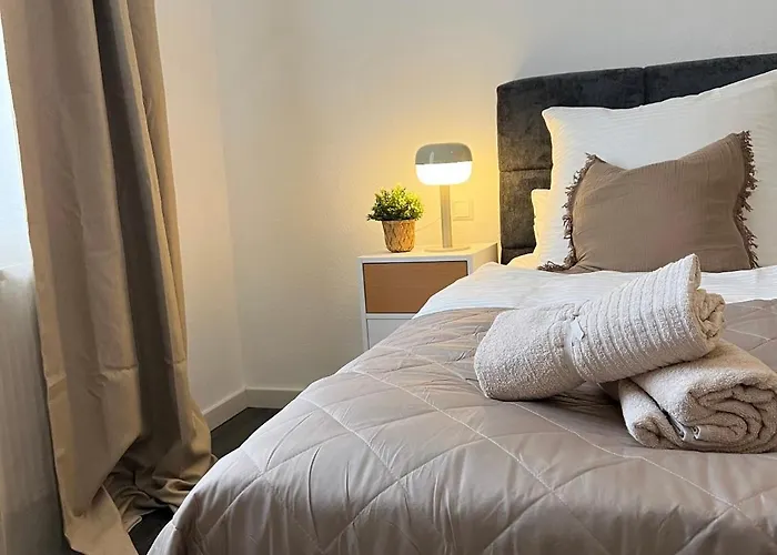 Zentrum - Hoelderlinplatz - 80qm - Eg Appartement *