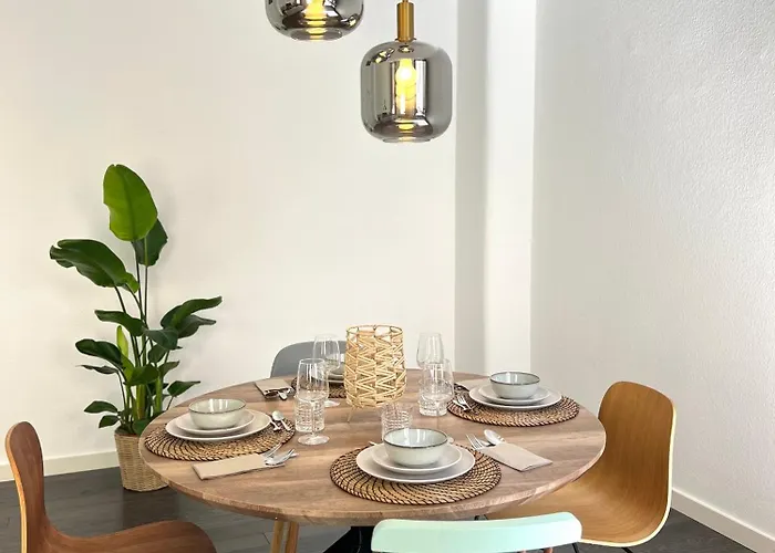 Appartement Zentrum - Hoelderlinplatz - 80qm - Eg *