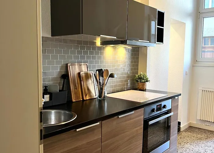 Zentrum - Hoelderlinplatz - 80qm - Eg Appartement *