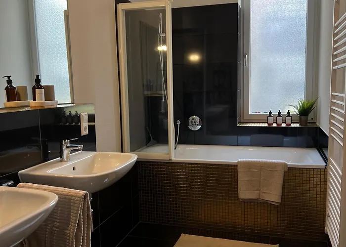 Zentrum - Hoelderlinplatz - 80qm - Eg *