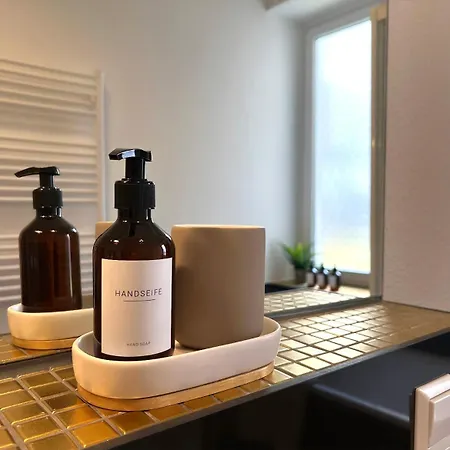 Zentrum - Hoelderlinplatz - 80qm - Eg شقة *