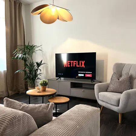 Zentrum - Hoelderlinplatz - 80qm - Eg